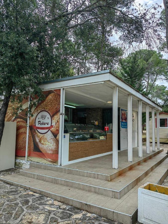 Mobile Home Tonka Biograd Na Moru Exterior photo